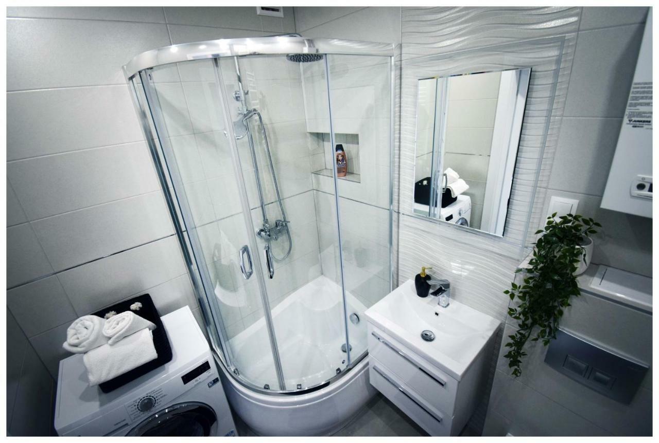 Color 24 Premium Apartman Stalowa Wola Kültér fotó